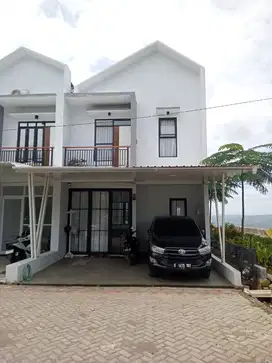 RUMAH VILLA AKSES BEBAS MACET 3 KM KE TOL DAN STASIUN BANDUNG BARAT