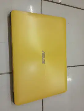 Asus Intel Core i5 Double Vga Yellow