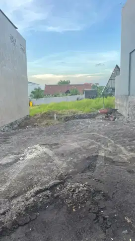 TANAH GADON KEROBOKAN DEKAT CANGGU AREA VILLA