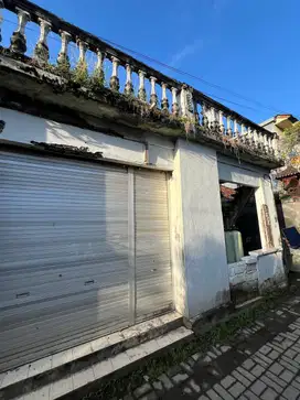 Leasehold Land with a House in Sanur Near Meru Hotel