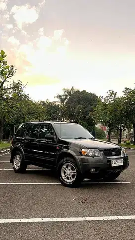 FORD ESCAPE XLT 3.0 4X4 2003 Tgn 2 dari Baru