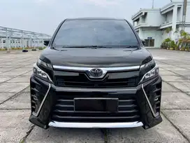 [DP 10JT] TOYOTA VOXY 2017 HITAM ISTIMEWA MODEL 2018