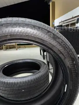 Ban Bridgestone 225/50 R18 95 V Turanza T 005 A.  R F T