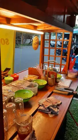 Gerobak kayu angkringan