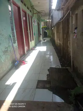 Kontrakan 3 pintu murah dan strategis di jalan raya parung bogor