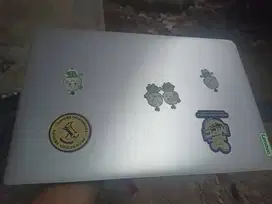 Jual Laptop Pemakaian 8 Bulan