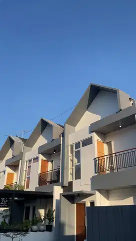 Nuansa Villa Modern Mewah Pesona Mata Residence 5 Menit dari Baloga