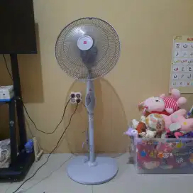 KDK Kipas Angin Berdiri/Stand Fan 16 Inch (16 Inci/16) WM-40X