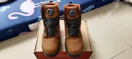 REDWING SAFETY SHOES