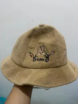 Bucket hat (preloved)