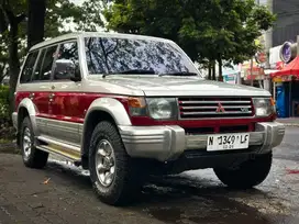 PAJERO V6 3.0 4X4 MT 1995