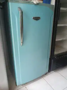 kulkas 1 pintu merek glacio