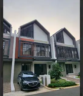 Rumah baru Leonora Gading Serpong ada attic belum pernah huni