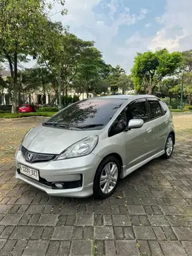 SUPER LOW KM MULUS TERAWAT LIKE NEW ! Honda Jazz 1.5 RS AT 2012 Silver
