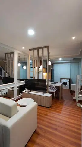 Rumah 2 Lantai Dengan Furniture Mewah Di Summarecon Bandung