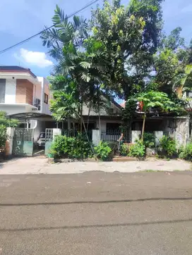 RUMAH LAMA di BLOK M, JAKSEL
