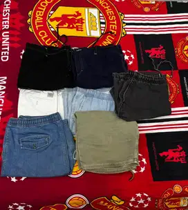 Celana pendek brand