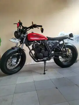 Motor custom bomber 225cc