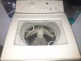 Mesin cuci top loading Electrolux 7kg normal