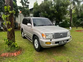 Toyota Land Cruiser VX100 2005 Silver