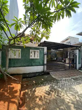 Rumah Luas dan Asri Terbaik di Cluster Taman Surya 2, Pegadungan