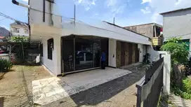 Rumah 1 lantai dengan lahan luas di Bukit Duri