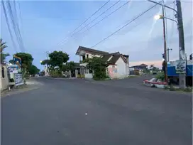 2 Menit Jakal km 10, Peruntukan Villa atau Rumah Nyaman