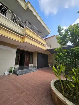 Disewakan Rumah Graha Famili 2 Lantai Terawat dan Siap Huni