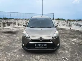 TOYOTA SIENTA V MATIC