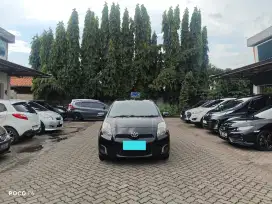 5JT YARIS J AT 2013 FACELIFT BLACK EDITION BOSKU !!