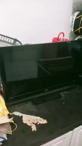 Dijual TV LCD TCL 24 inc,normal semua