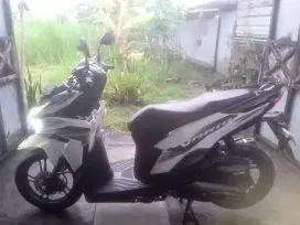 Vario 2023 putih