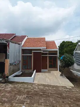 RUMAH MINIMALIS TANAH LUAS, ada halaman belakang dan samping