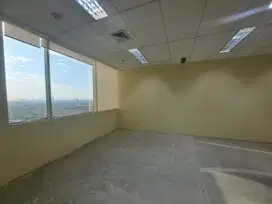 Sewa Kantor Murah 150 m2 di Wisma 76 Slipi Kondisi Bare, Free Overtime