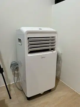 AC Portable Midea 1/2 PK