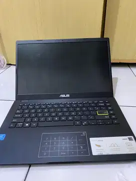 Laptop Asus Vivobook Slim Design