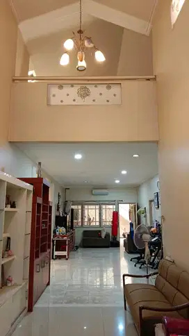 Dijual Cepat Rumah Nyaman di Kav DKI - Meruya