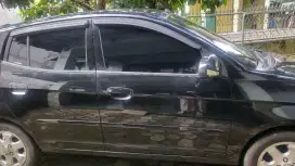Jual mobil bekas kia picanto metic 2010