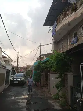 JUAL RUMAH TINGGAL BERIKUT KAMAR KOS 18 KAMAR