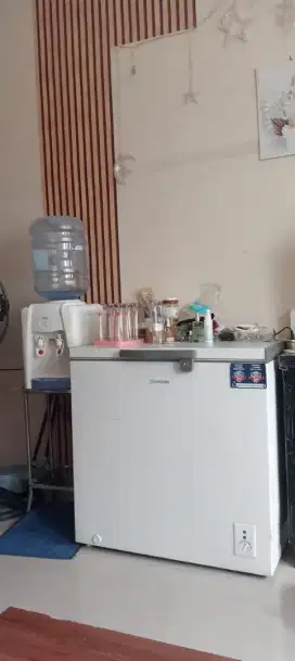 Frezer changhong like new