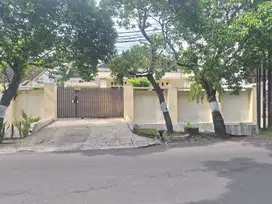 ( JALAN RAYA ) RUMAH PINGGIR JALAN HALMAHERA RAYA SEMARANG
