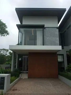 Rumah mewah di alam terbuka hijau