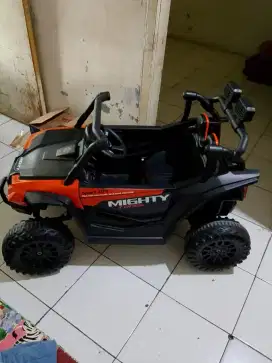 Mobil mobilan aki anak merk Mighty 1000s