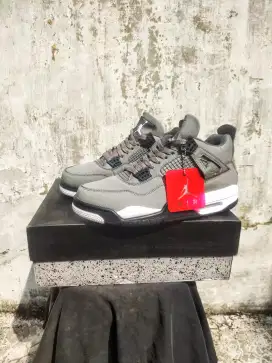 Nike Air Jordan Retro 4 Cool Grey