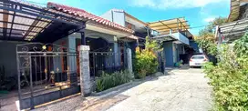 Dijual Tanah Beserta 4 Bangunan di Padalarang, Strategis Area Komplek
