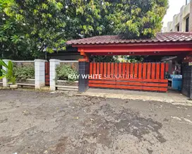 Rumah Strategis Jl. Anggrek, TB. Simatupang
