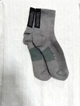 Kaos kaki abu abu Reebok ori