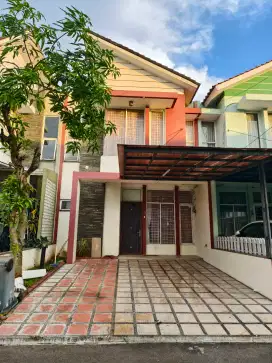 Disewakan rumah di beranda serpong depan jalan besar