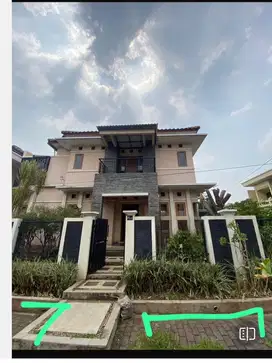 Rumah besar 2lantai di komplek perumahan