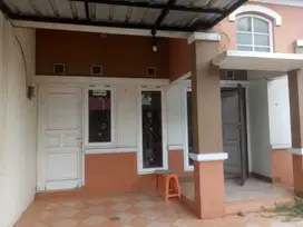 Disewakan rumah di Taman sari Harapan Indah Bekasi